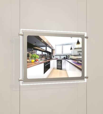 Schaufenster Displays Querformat DIN A4 mit seitlicher Befestigung- LED Acryl- Postertaschen